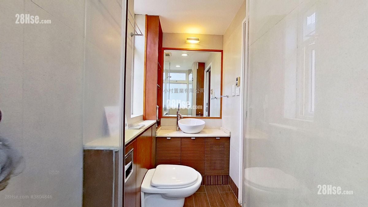 bathroom: 18-20 Elgin Street Rental 1 Bedroom , 1 Bathroom 474 ft²