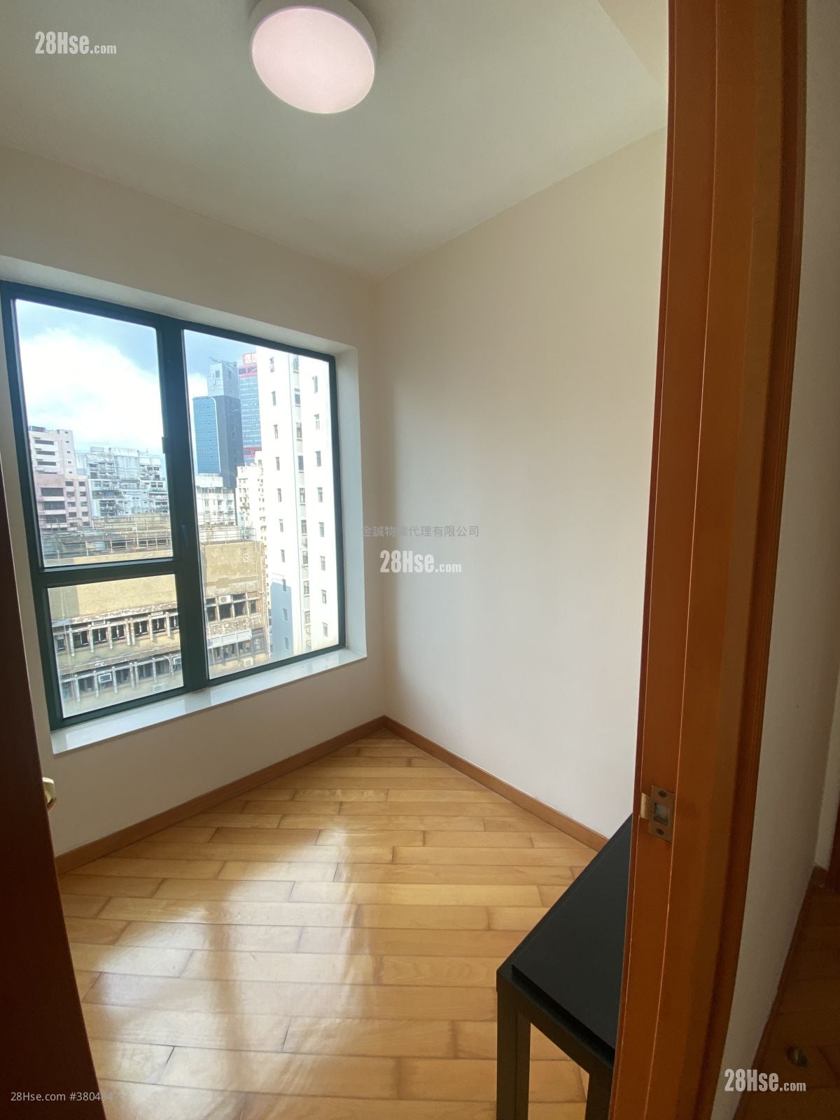 bedroom 2: Medal Court Rental 2 Bedrooms , 1 Bathroom 371 ft²