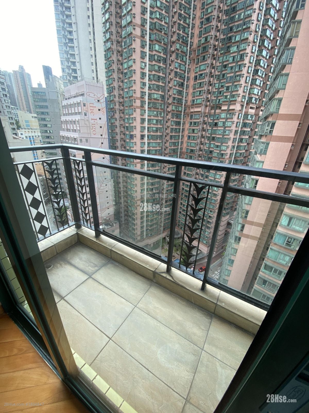 balcony: Medal Court Rental 2 Bedrooms , 1 Bathroom 371 ft²
