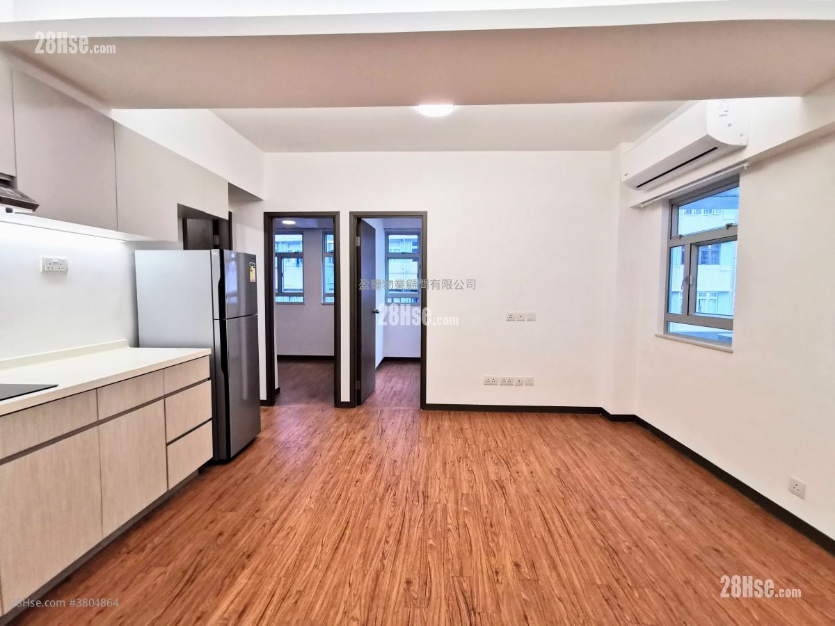 Hang Tak Building Rental 2 Bedrooms , 1 Bathroom 453 ft²