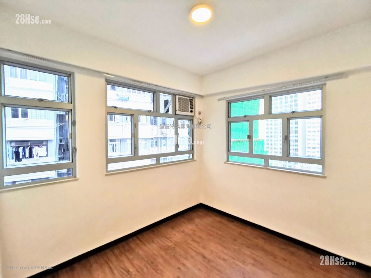 Hang Tak Building Rental 2 Bedrooms , 1 Bathroom 453 ft²