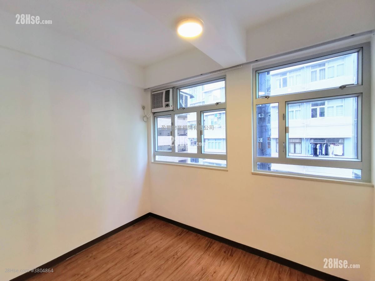 Hang Tak Building Rental 2 Bedrooms , 1 Bathroom 453 ft²