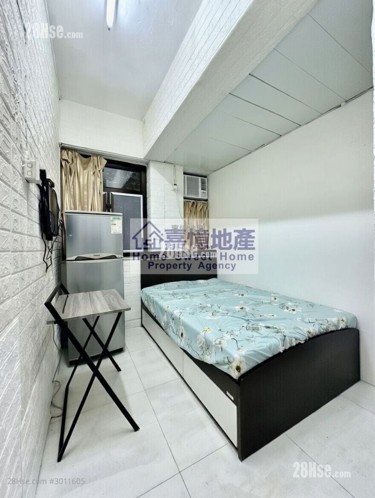 Apartment Sell 4 Bedrooms , 1 Bathroom 642 ft²