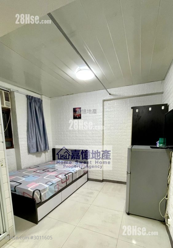 Apartment Sell 4 Bedrooms , 1 Bathroom 642 ft²