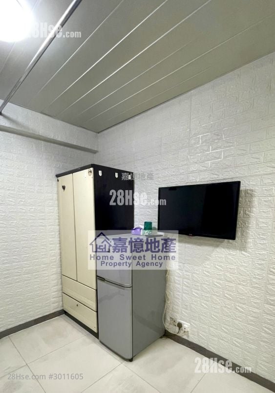 Apartment Sell 4 Bedrooms , 1 Bathroom 642 ft²