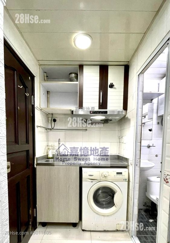 Apartment Sell 4 Bedrooms , 1 Bathroom 642 ft²