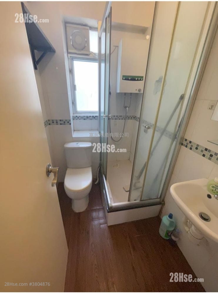 Fung Yeung Court Rental 378 ft²