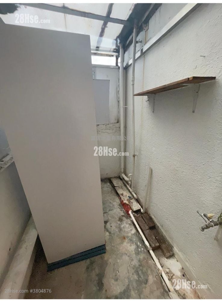 Fung Yeung Court Rental 378 ft²
