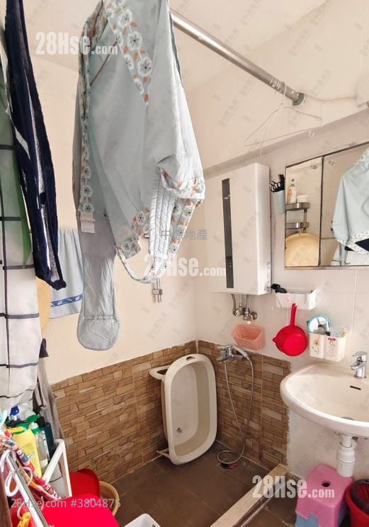 Tai Hing Gardens Sell 2 Bedrooms 544 ft²