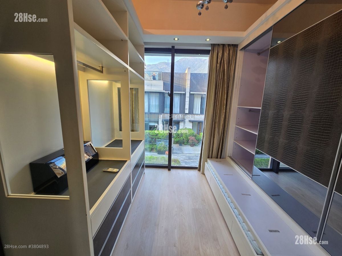 Avignon Sell 3 Bedrooms , 5+ Bathrooms 1,903 ft²