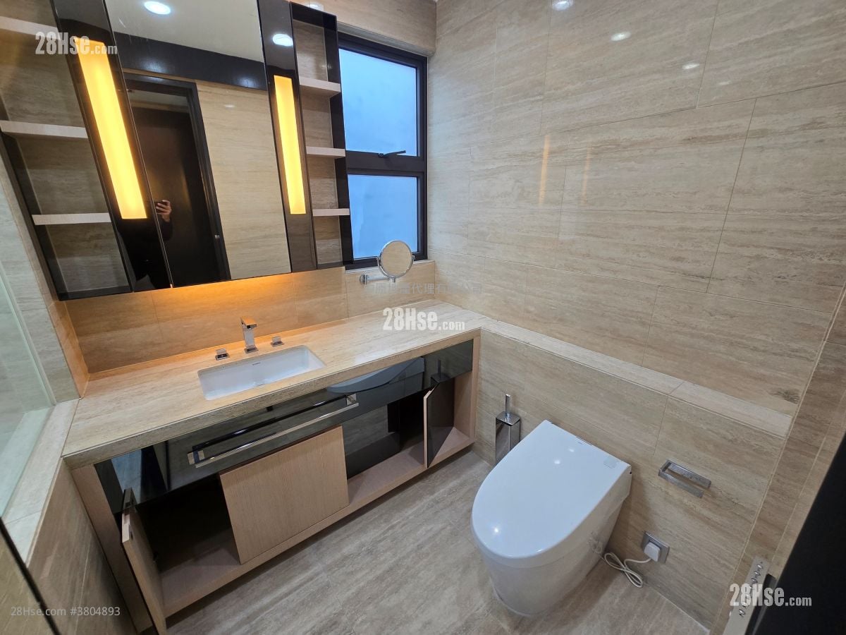 Avignon Sell 3 Bedrooms , 5+ Bathrooms 1,903 ft²