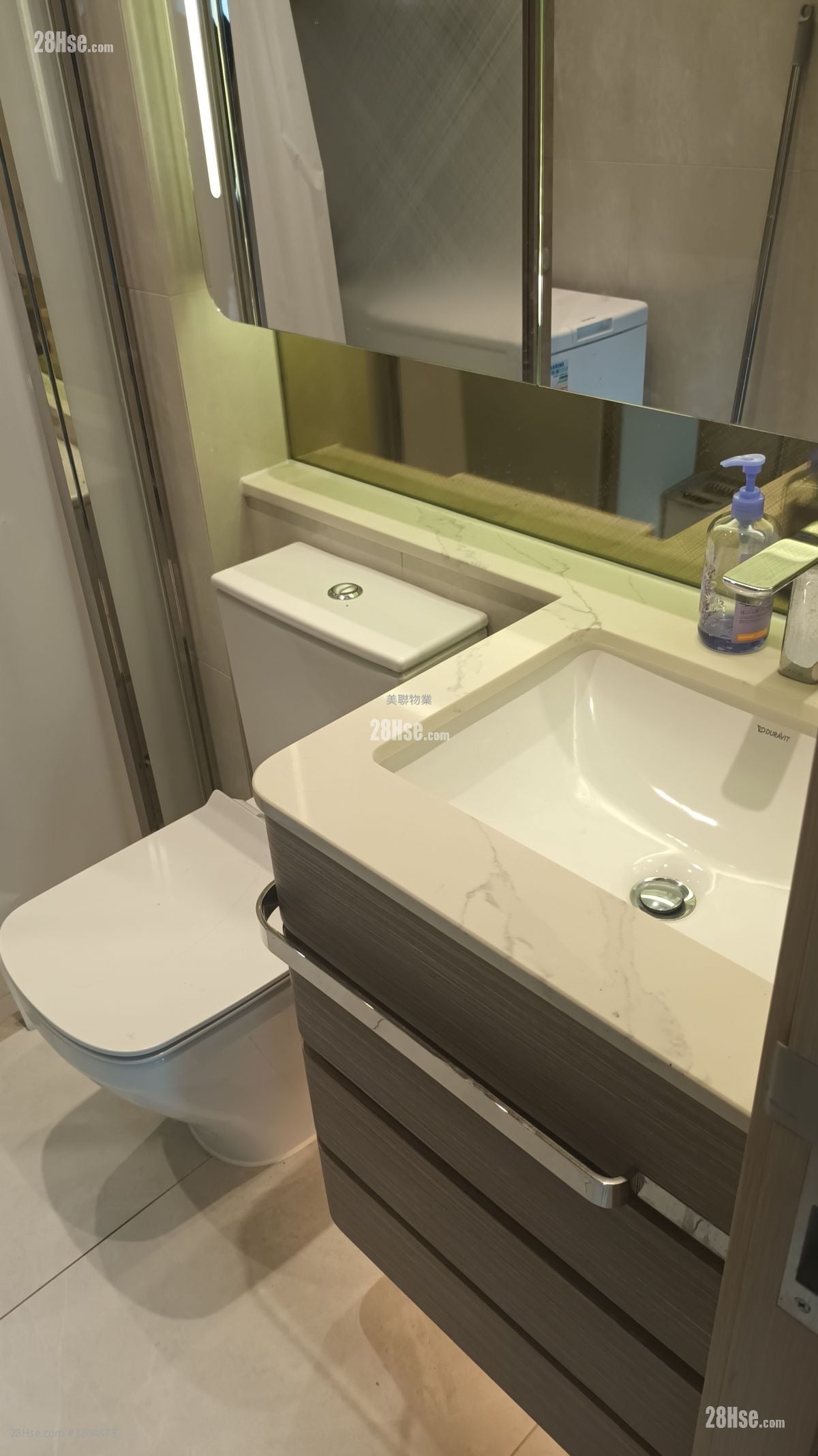 K. Summit Rental 2 Bedrooms , 1 Bathroom 443 ft²