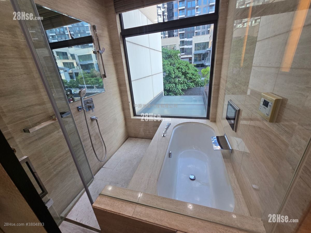 Avignon Sell 3 Bedrooms , 5+ Bathrooms 1,903 ft²