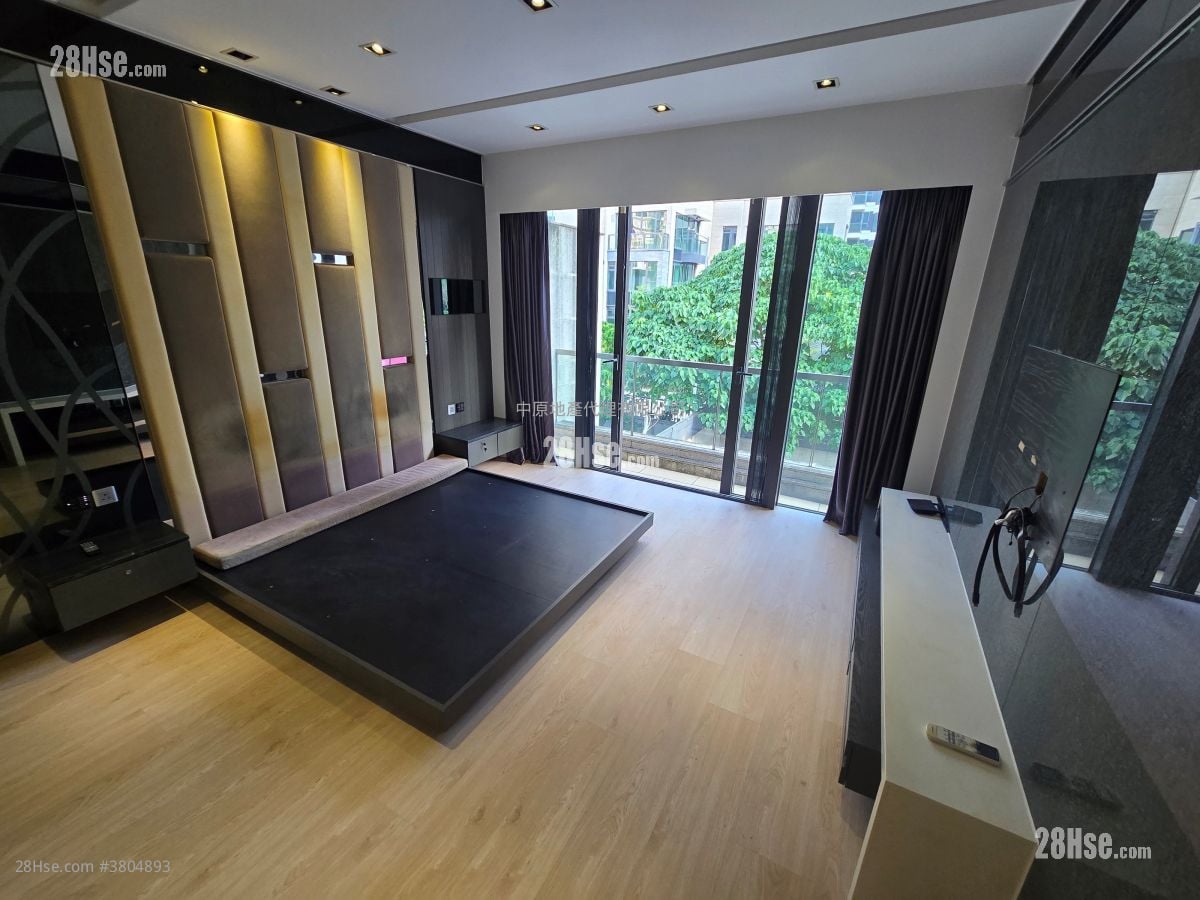 Avignon Sell 3 Bedrooms , 5+ Bathrooms 1,903 ft²