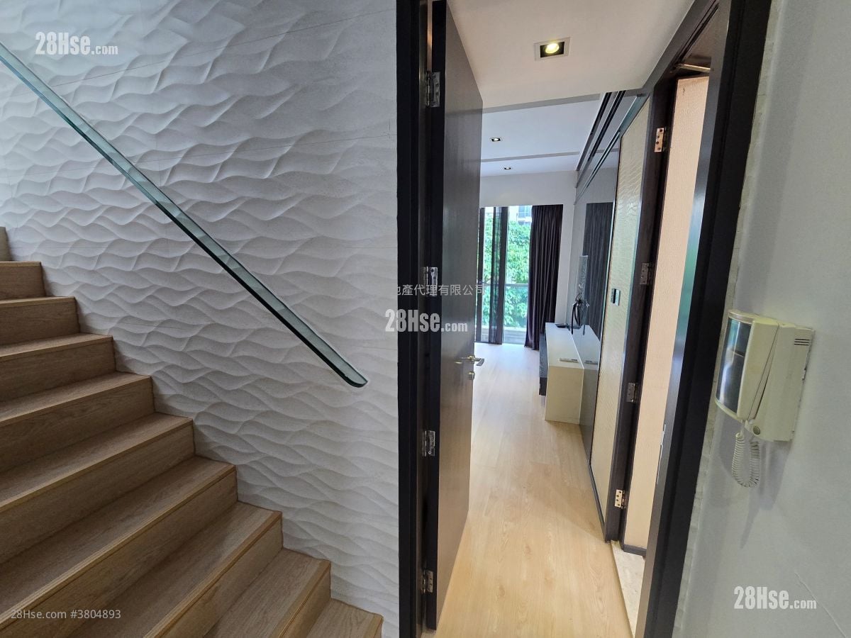 Avignon Sell 3 Bedrooms , 5+ Bathrooms 1,903 ft²