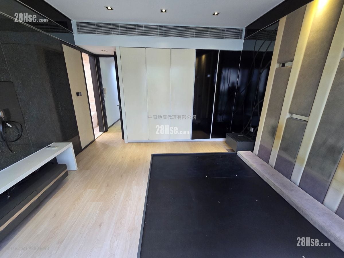 Avignon Sell 3 Bedrooms , 5+ Bathrooms 1,903 ft²