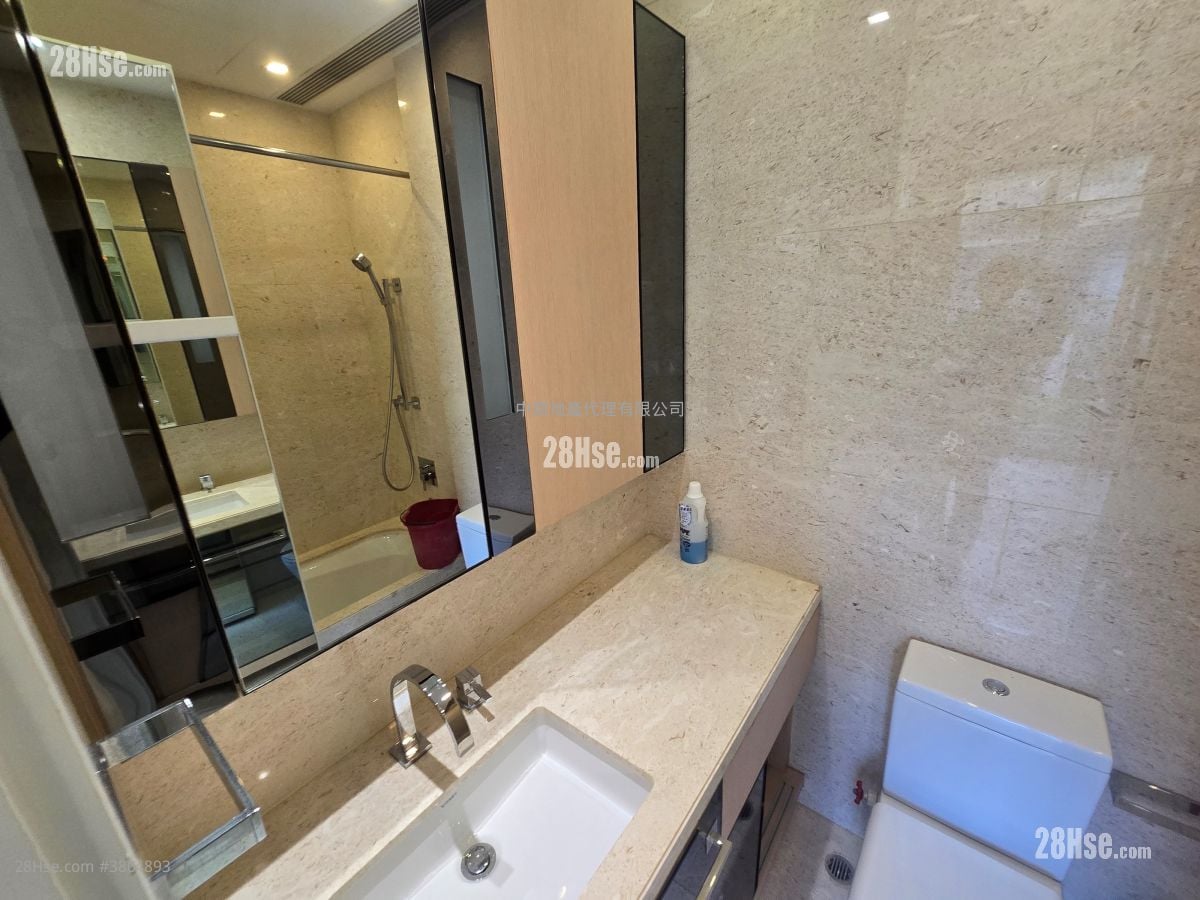 Avignon Sell 3 Bedrooms , 5+ Bathrooms 1,903 ft²