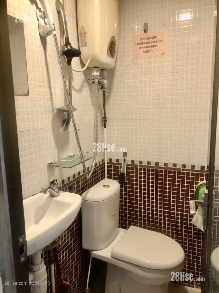 华乐大厦 租盘 4 房 , 4 浴室 84 平方尺