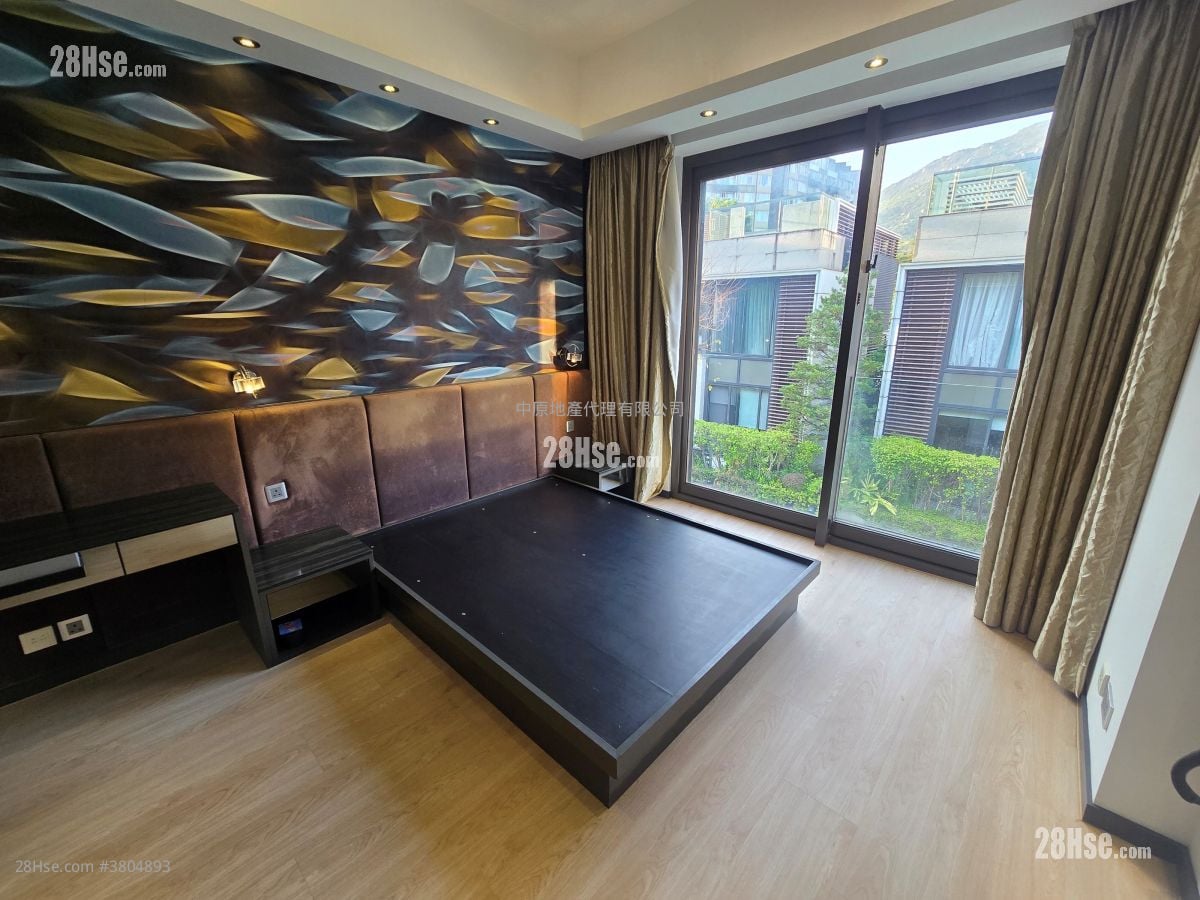 Avignon Sell 3 Bedrooms , 5+ Bathrooms 1,903 ft²