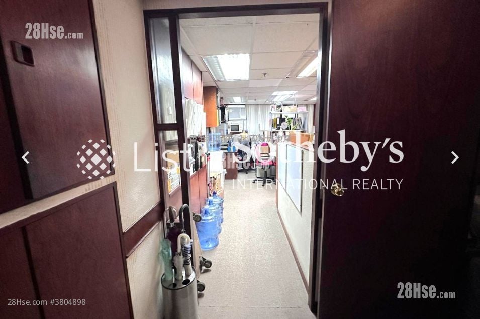 Lee Roy Commercial Building Sell 3 Bedrooms , 1 Toilet