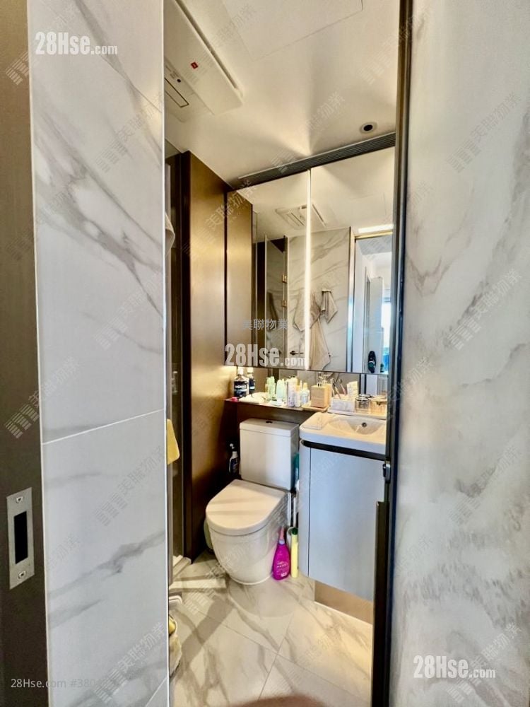 One Innovale Sell 1 Bedroom 329 ft²