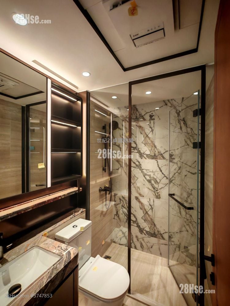 Topside Residence Rental 2 Bedrooms , 1 Bathroom 378 ft²