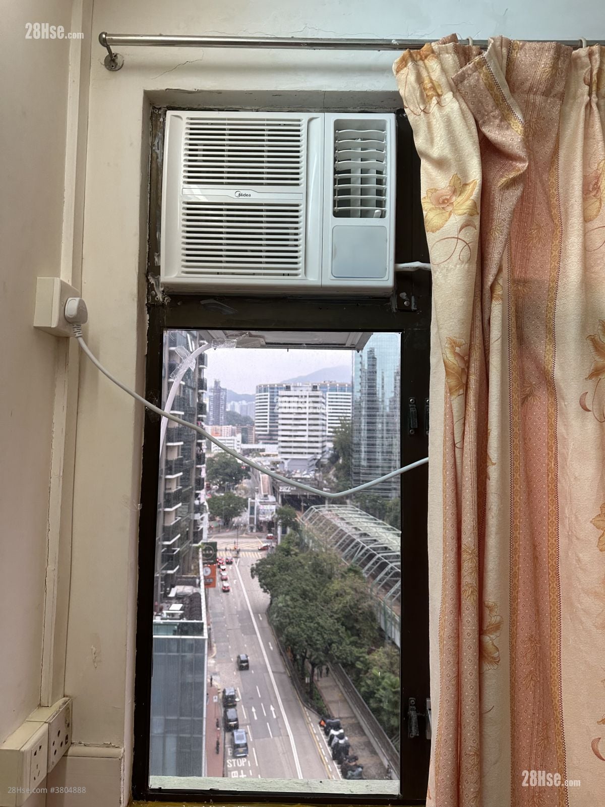 华乐大厦 租盘 4 房 , 4 浴室 84 平方尺