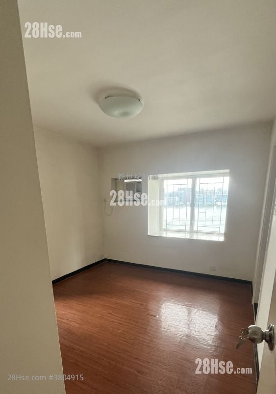 海峯园 租盘 3 房 , 2 浴室 858 平方尺