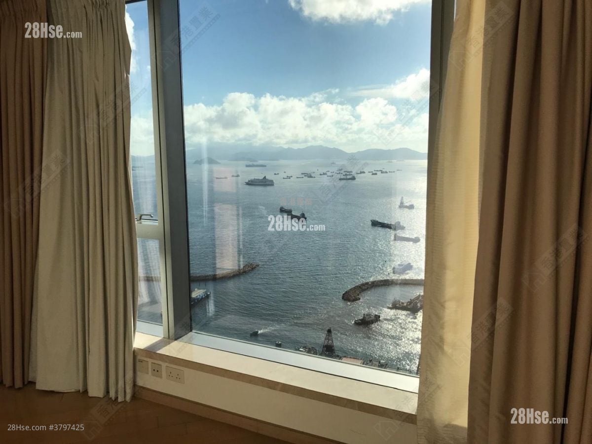 The Cullinan Sell 3 Bedrooms , 2 Bathrooms 875 ft²