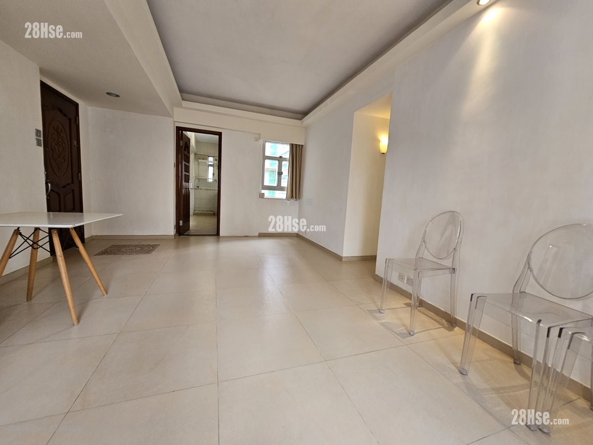 单幢楼房 售盘 4 房 , 2 浴室 776 平方尺