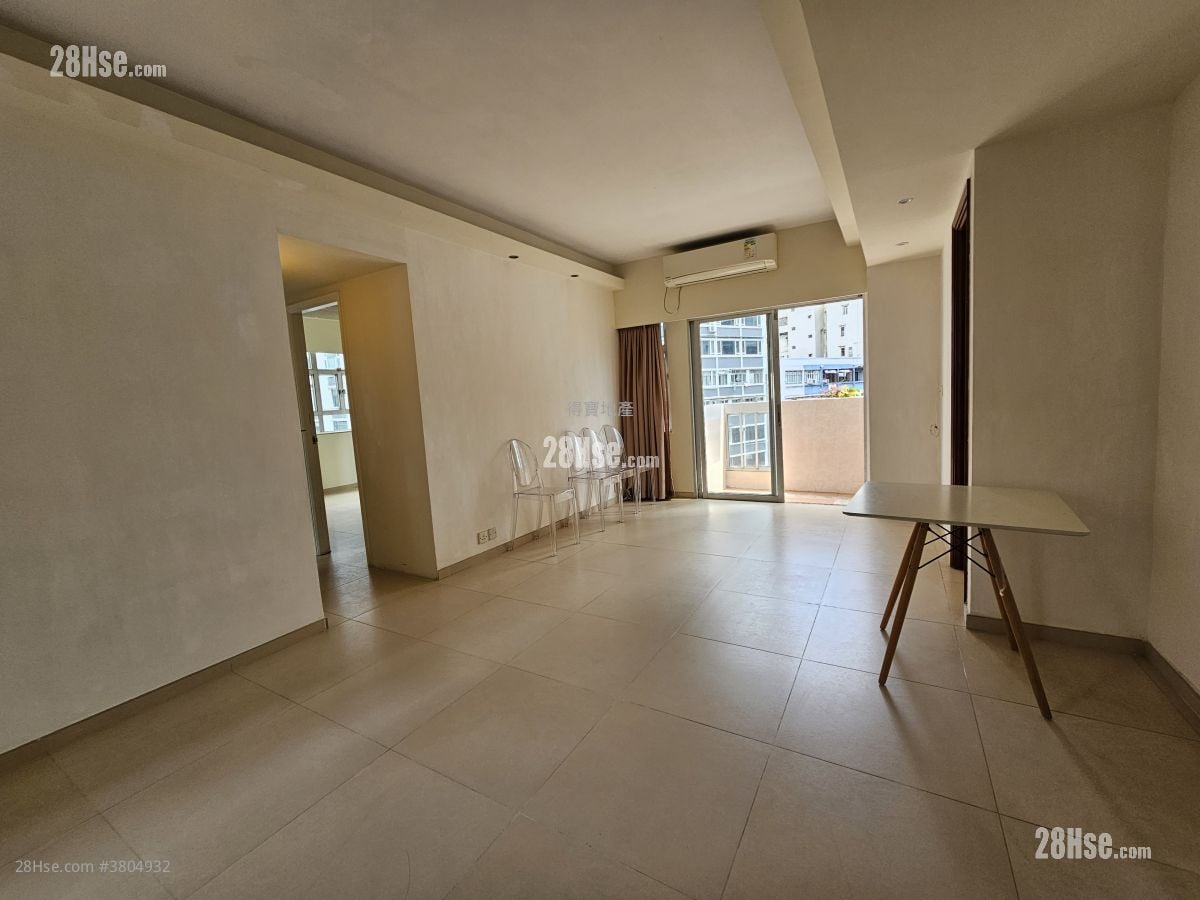 单幢楼房 售盘 4 房 , 2 浴室 776 平方尺