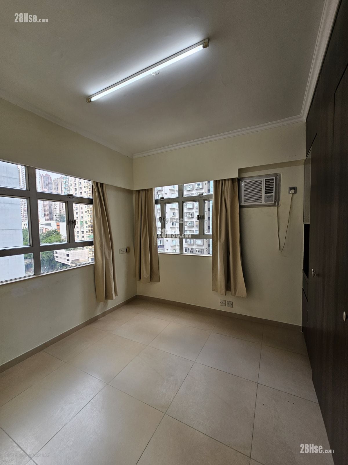 单幢楼房 售盘 4 房 , 2 浴室 776 平方尺