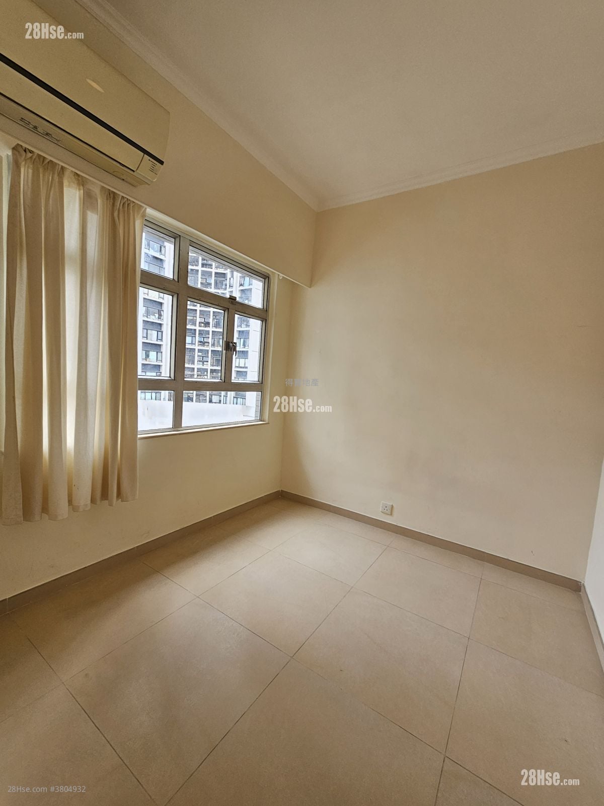 单幢楼房 售盘 4 房 , 2 浴室 776 平方尺