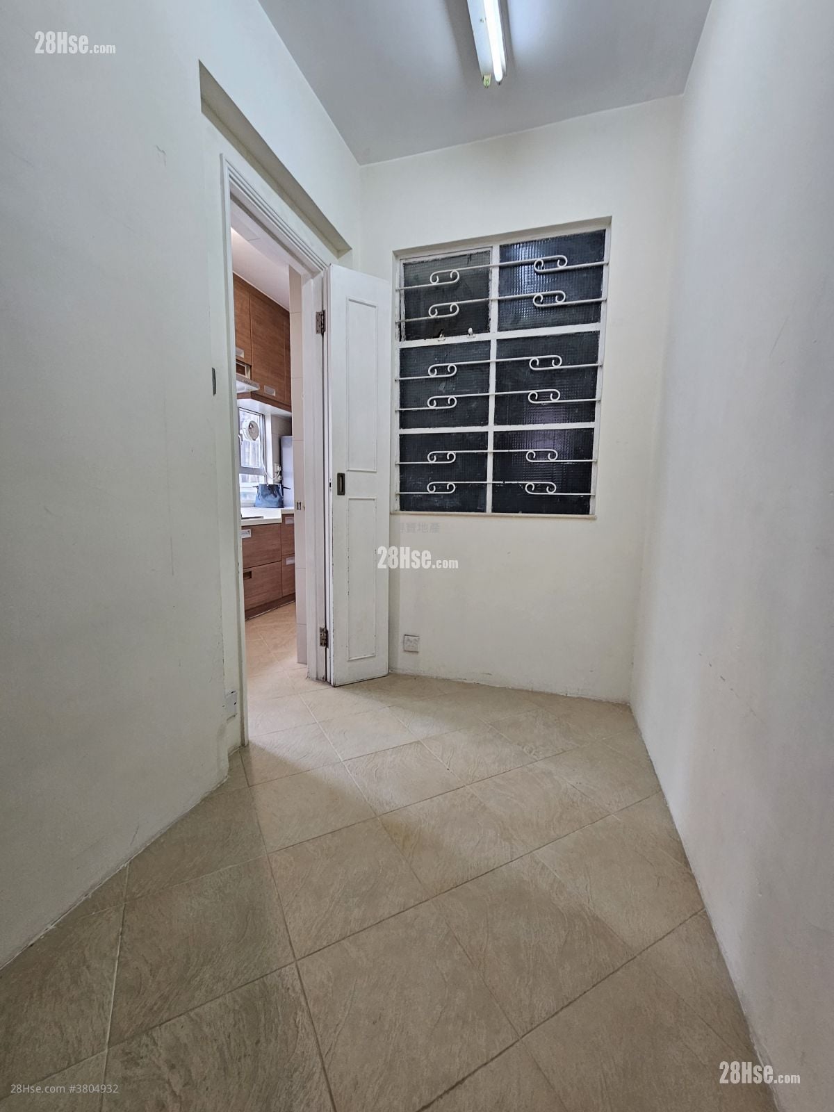 单幢楼房 售盘 4 房 , 2 浴室 776 平方尺