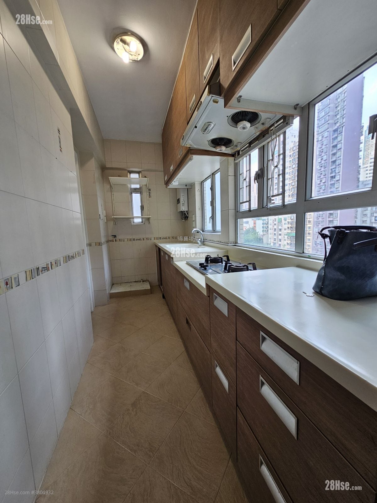 单幢楼房 售盘 4 房 , 2 浴室 776 平方尺