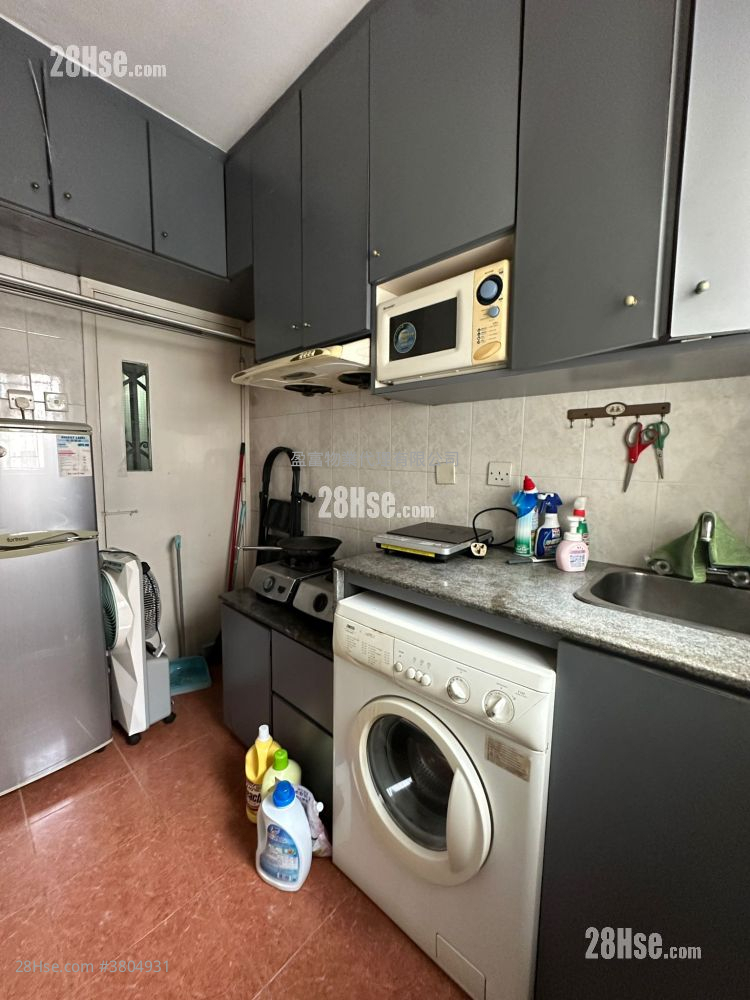 Wing Fai Building Rental 2 Bedrooms , 1 Bathroom 421 ft²