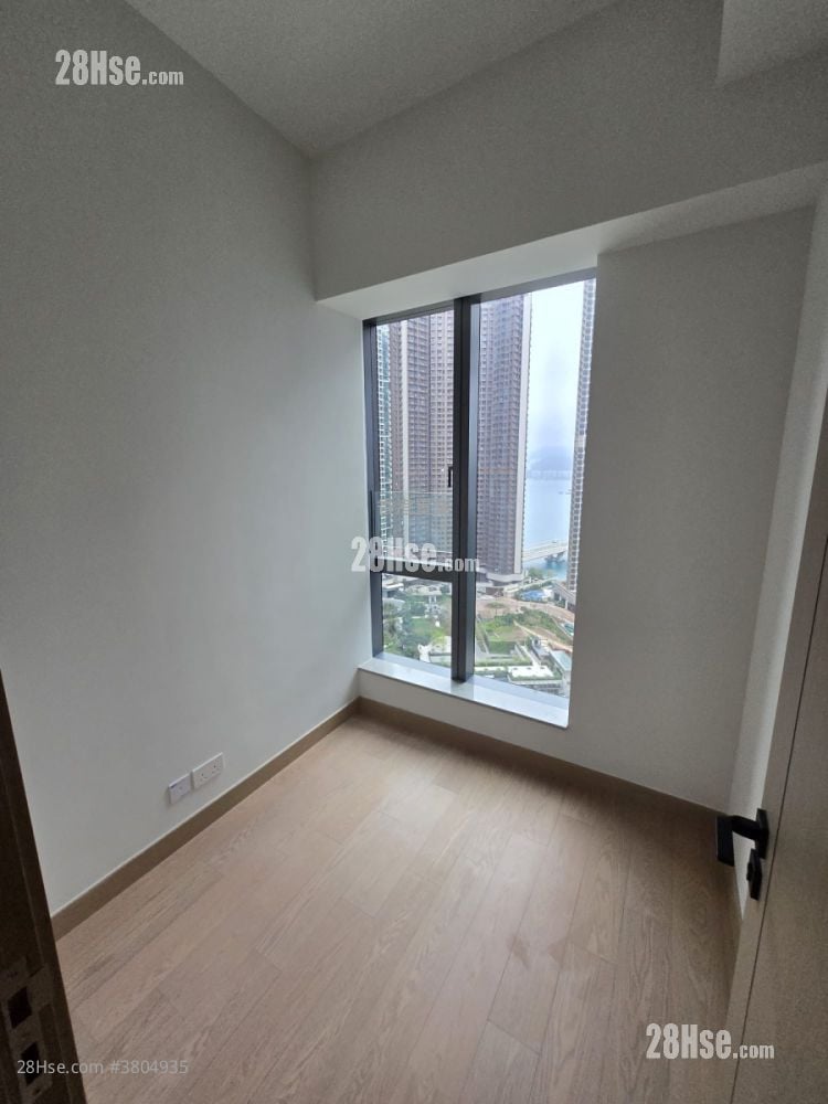 Seasons Place Rental 2 Bedrooms , 1 Bathroom 495 ft²