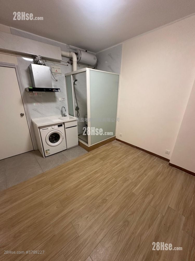 Coronet Court Rental Studio , 1 Bathroom 200 ft²
