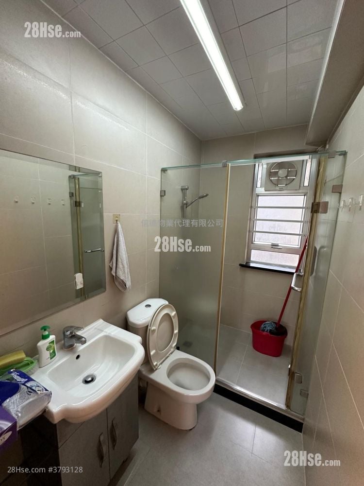 Kwong Chiu Terrace Rental 3 Bedrooms , 1 Bathroom 527 ft²