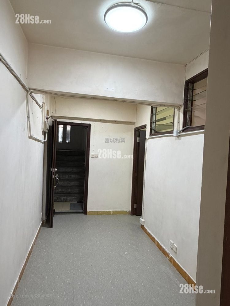 唐楼 租盘 2 房 , 1 浴室 350 平方尺