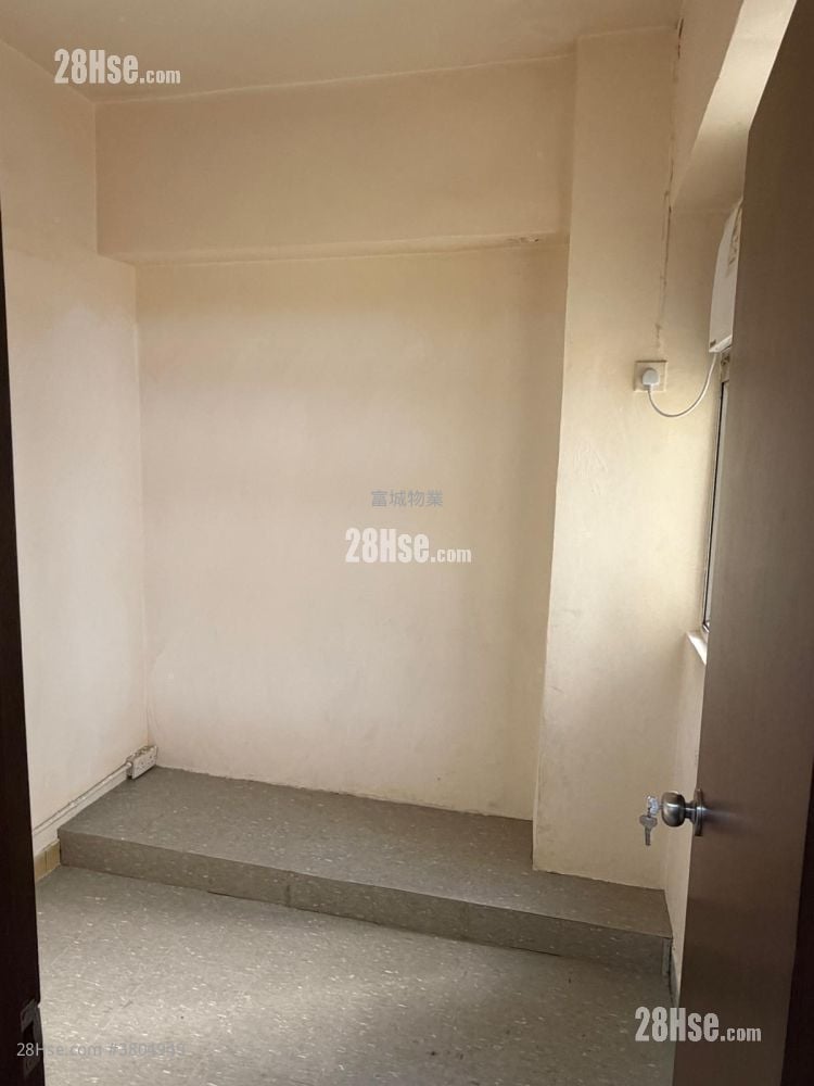 唐楼 租盘 2 房 , 1 浴室 350 平方尺