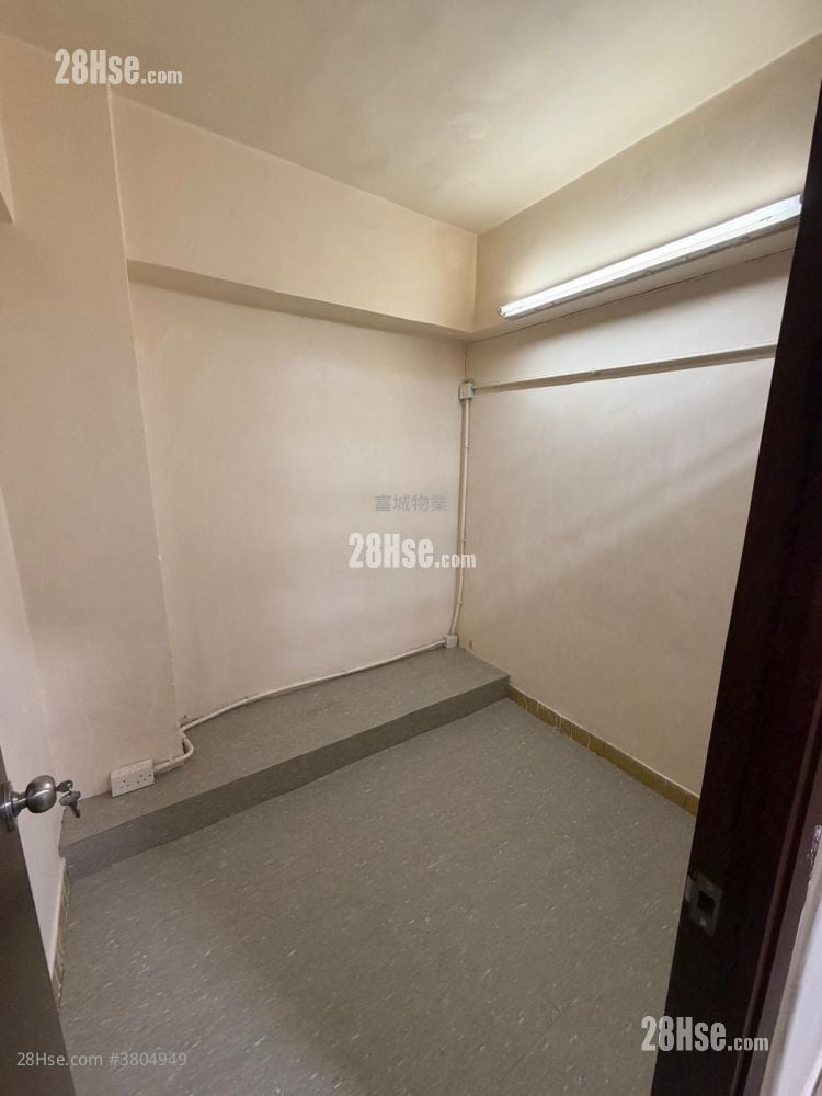 唐楼 租盘 2 房 , 1 浴室 350 平方尺