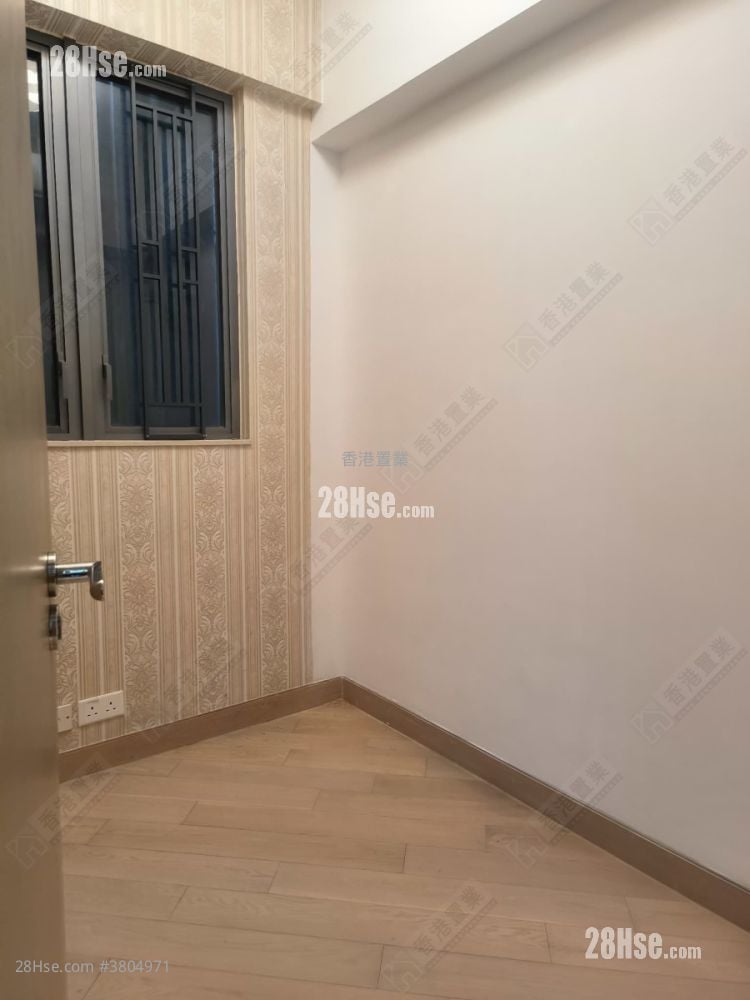 The Wings Sell 3 Bedrooms , 2 Bathrooms 944 ft²