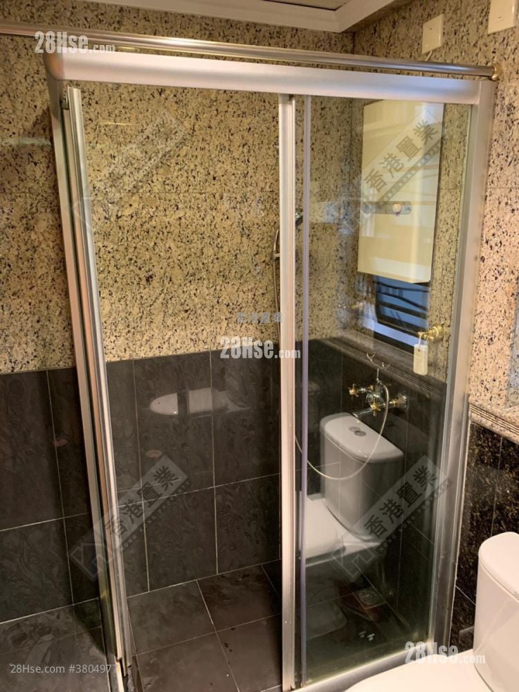 Nan Fung Plaza Sell 2 Bedrooms , 1 Bathroom 375 ft²