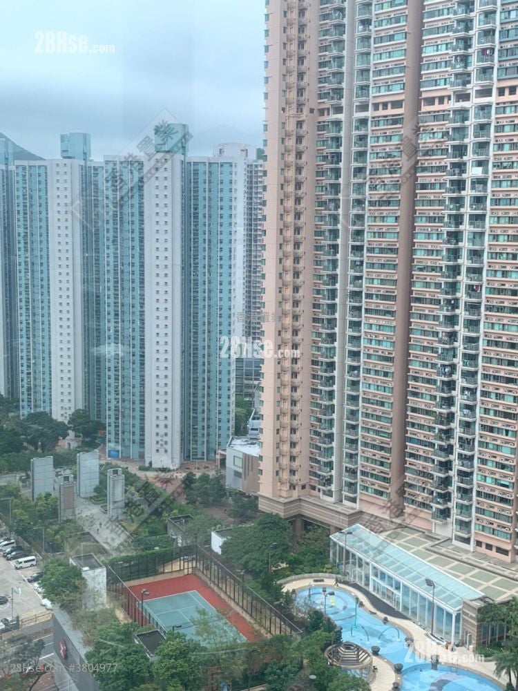 Nan Fung Plaza Sell 2 Bedrooms , 1 Bathroom 375 ft²