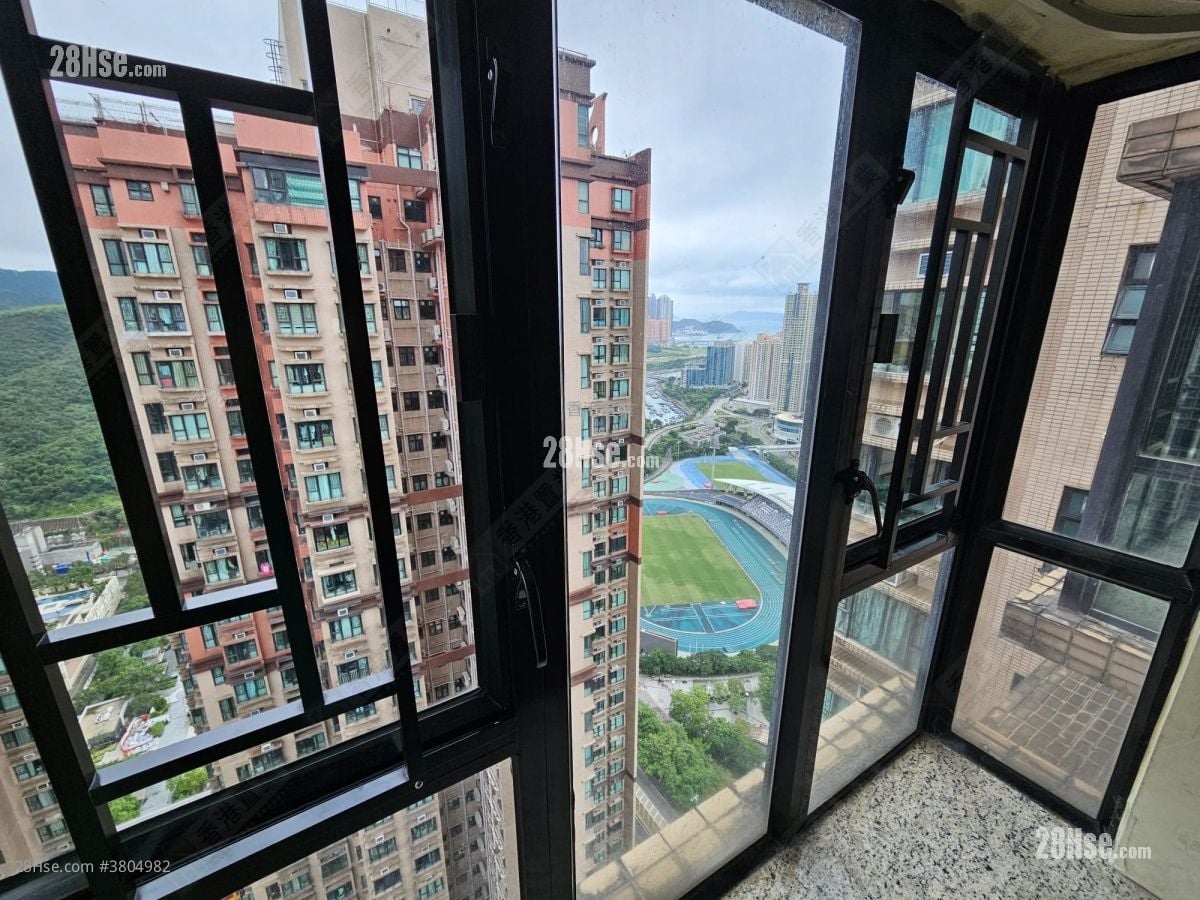 Nan Fung Plaza Sell 2 Bedrooms , 1 Bathroom 419 ft²