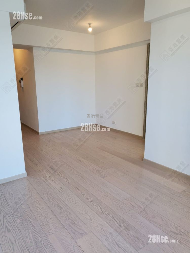 Sea To Sky Sell 3 Bedrooms , 2 Bathrooms 735 ft²