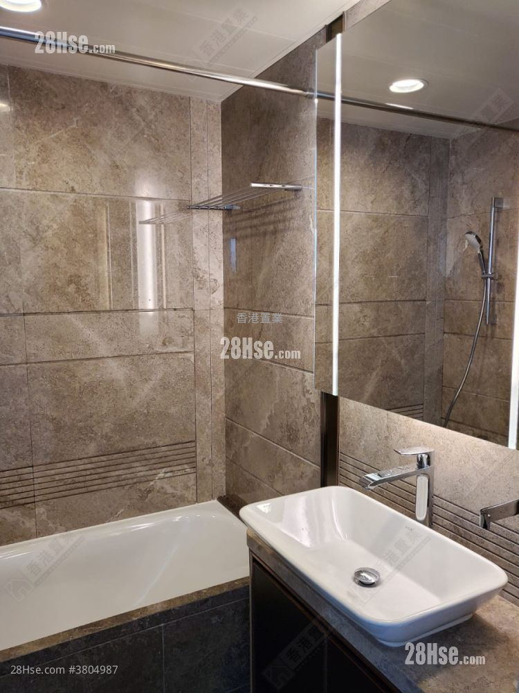 Sea To Sky Sell 3 Bedrooms , 2 Bathrooms 735 ft²