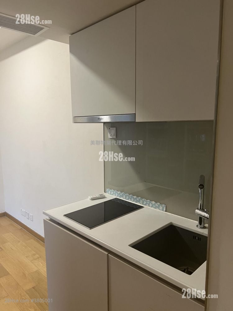 The Astro Sell 173 ft²