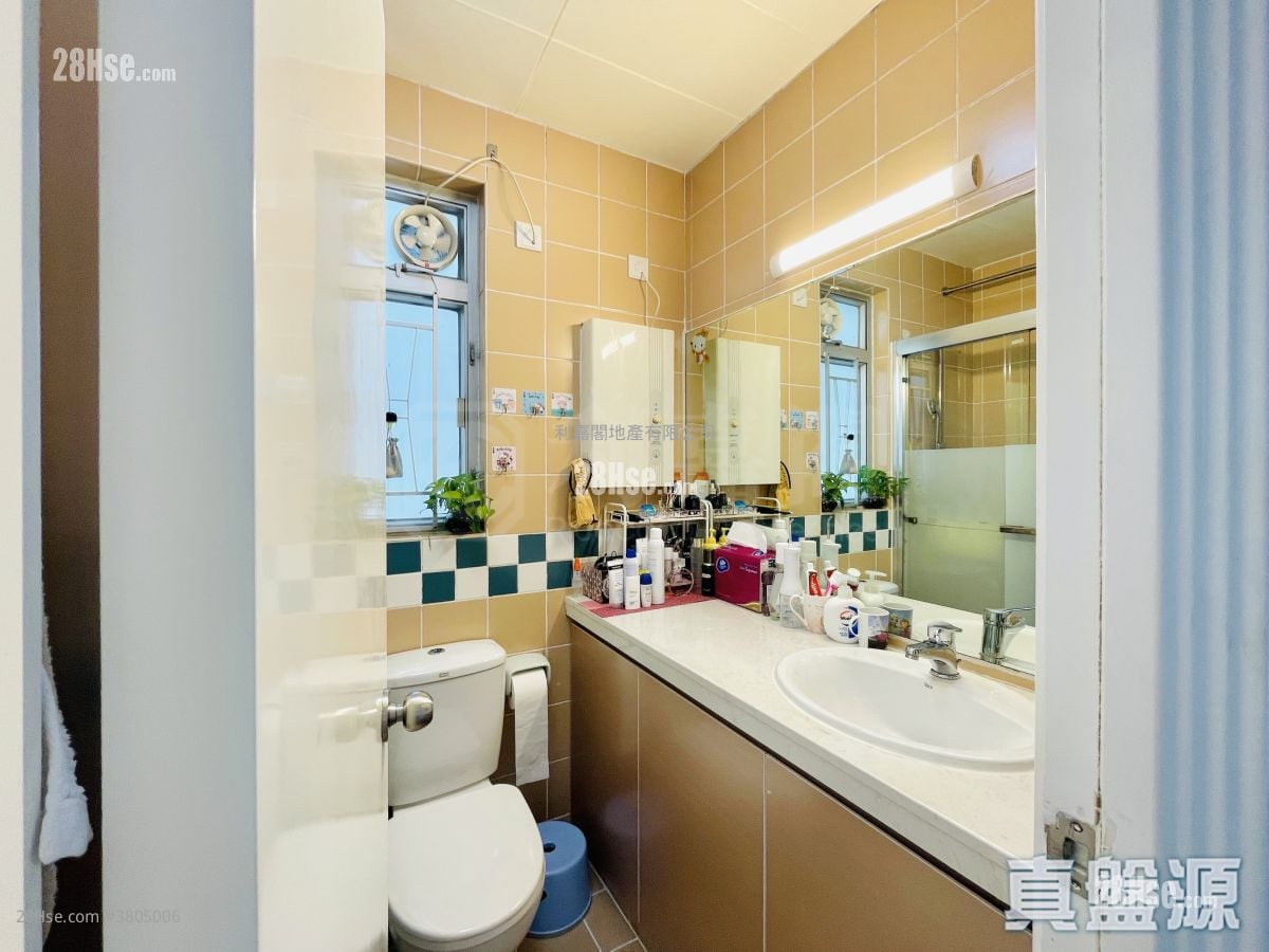 Choi Ming Court Sell 2 Bedrooms , 1 Bathroom 506 ft²